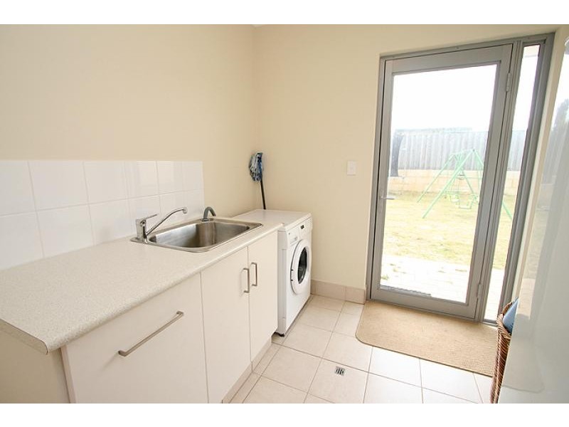 60 Silverton Crescent, Erskine WA 6210