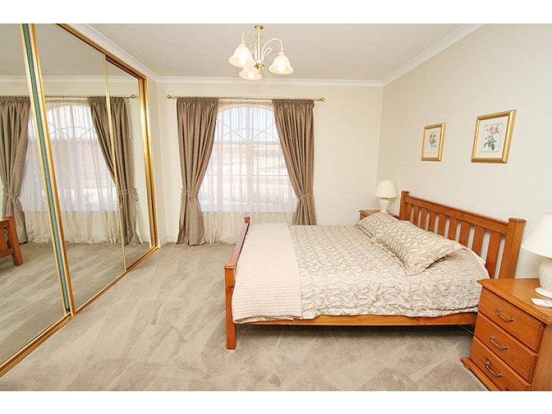 25 Grasshill Grange, Halls Head WA 6210