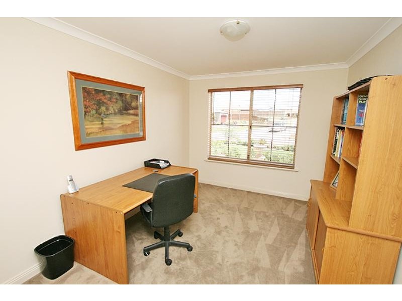 25 Grasshill Grange, Halls Head WA 6210
