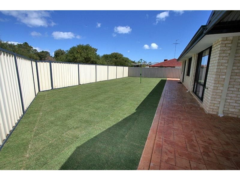 4 Gwalia Mews, Dudley Park WA 6210
