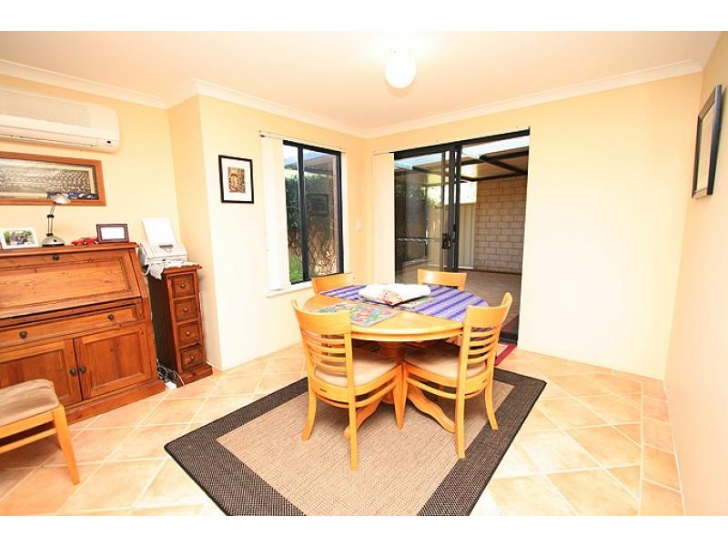 Unit 2/2 Churchill Avenue, Mandurah WA 6210