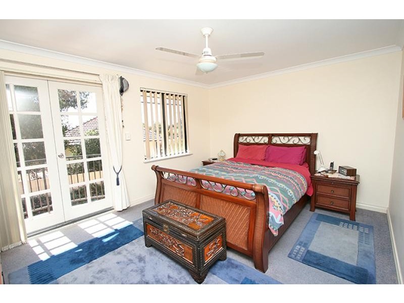 Unit 2/2 Churchill Avenue, Mandurah WA 6210