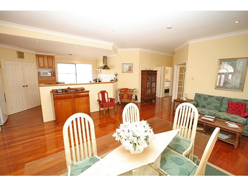 6 Pinnace Court, Halls Head WA 6210