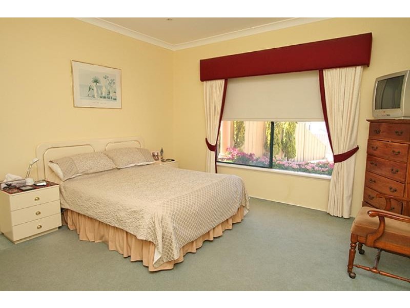 6 Pinnace Court, Halls Head WA 6210