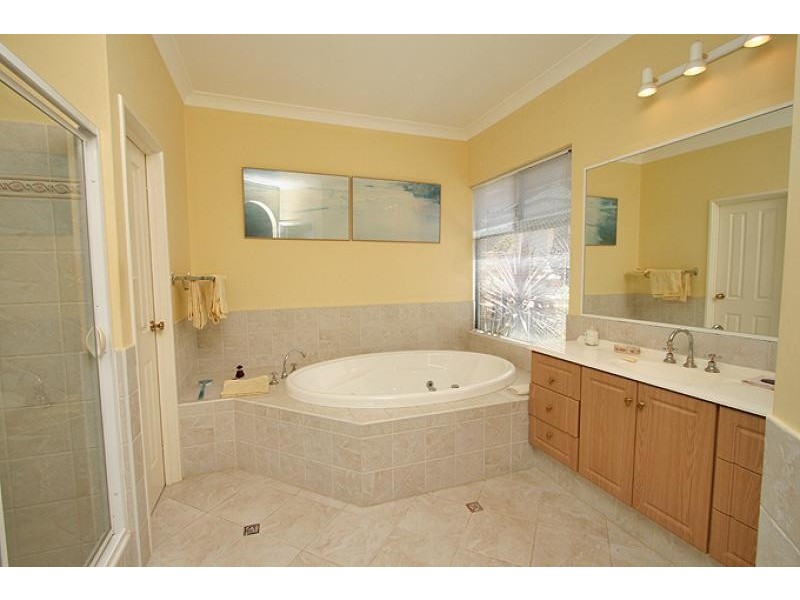 6 Pinnace Court, Halls Head WA 6210