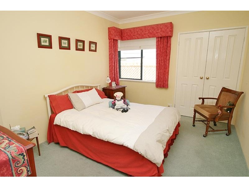 6 Pinnace Court, Halls Head WA 6210