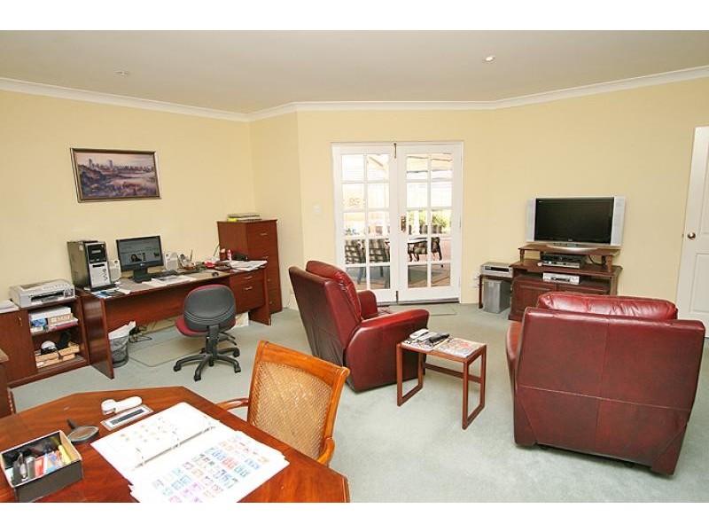 6 Pinnace Court, Halls Head WA 6210