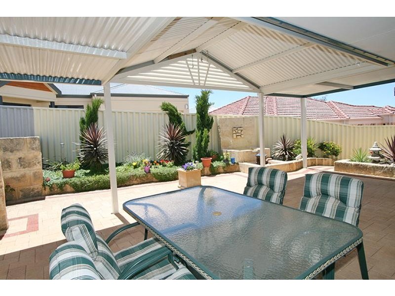 6 Pinnace Court, Halls Head WA 6210