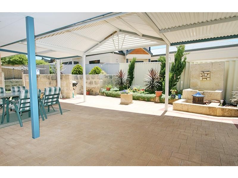 6 Pinnace Court, Halls Head WA 6210