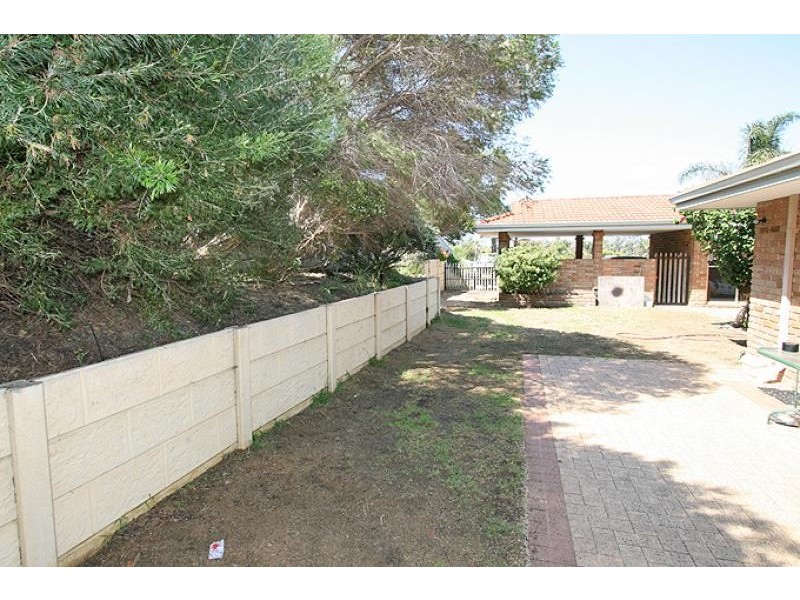 8 Sage Court, Halls Head WA 6210