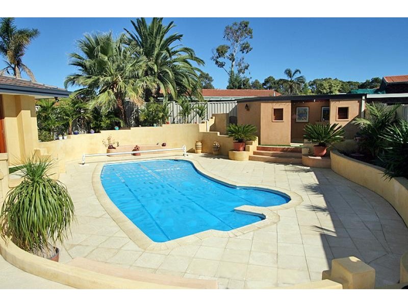 64 Mclarty Road, Halls Head WA 6210