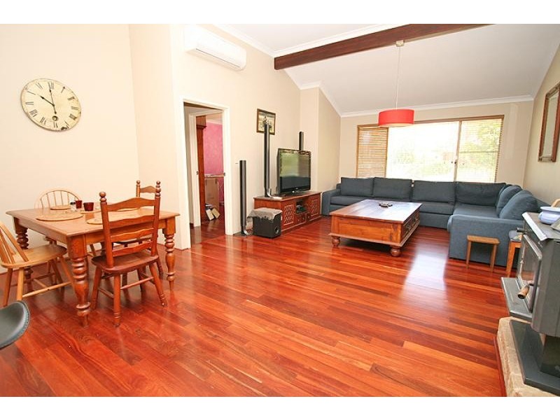 8 Lyndhurst Place, Greenfields WA 6210