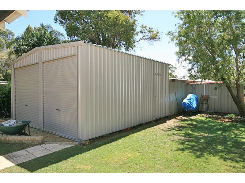 8 Lyndhurst Place, Greenfields WA 6210