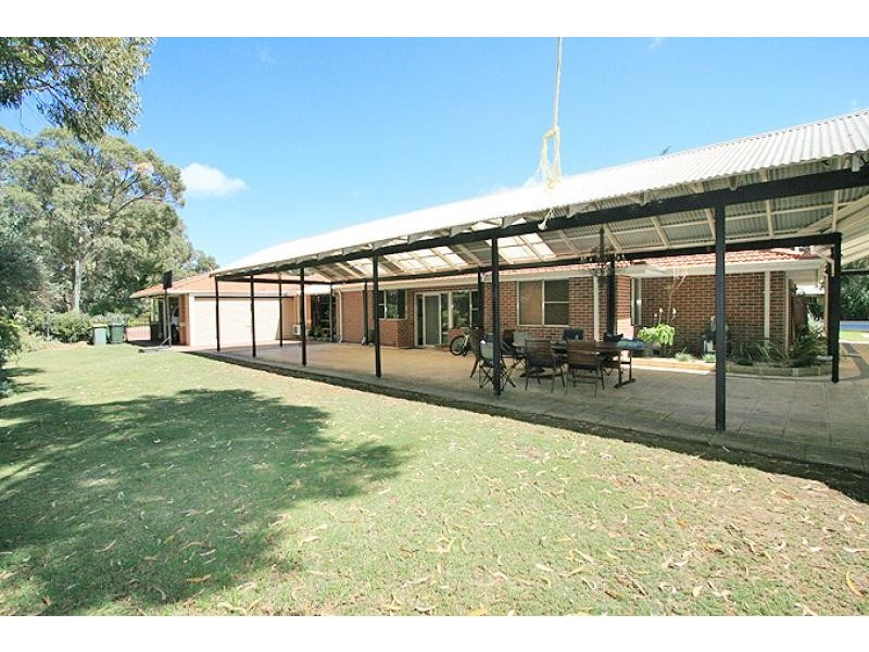 8 Lyndhurst Place, Greenfields WA 6210