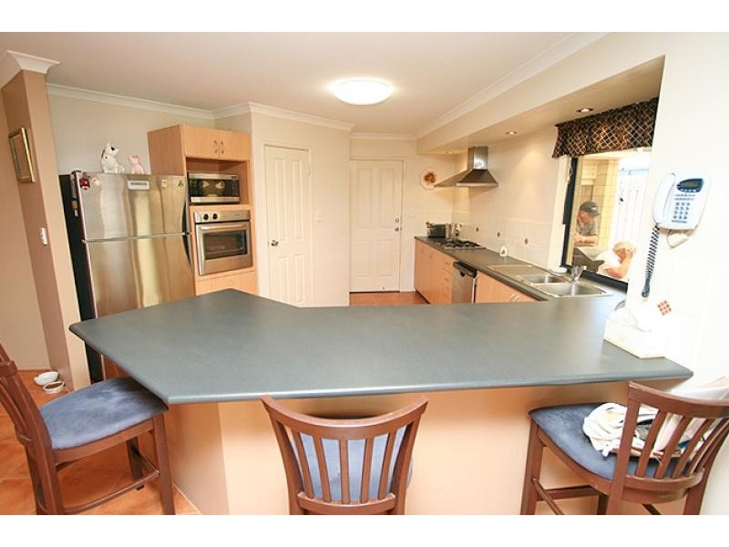 16 Glenelg Way, Meadow Springs WA 6210