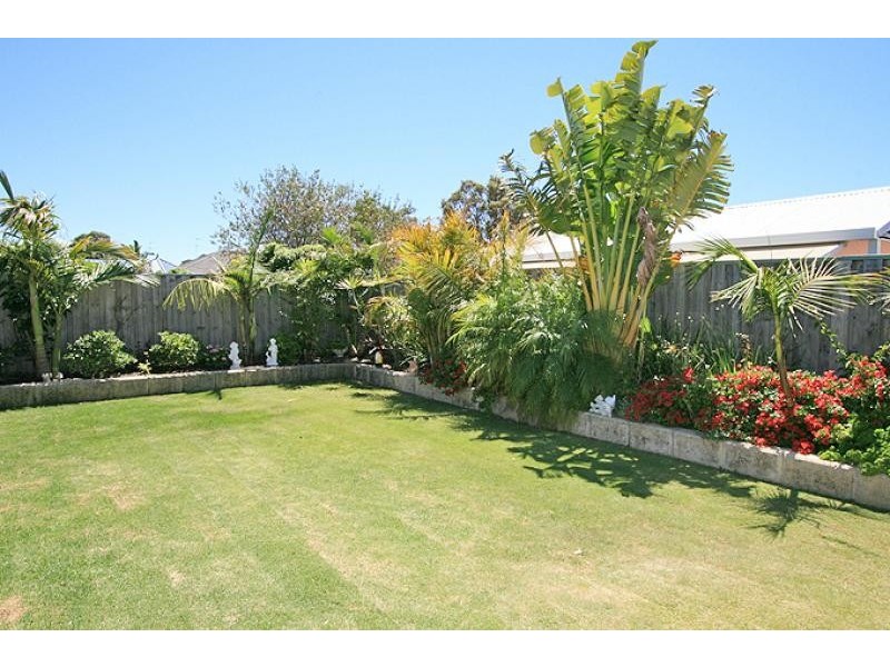 16 Glenelg Way, Meadow Springs WA 6210