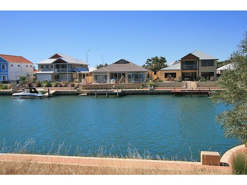 19 Gael Place, Dudley Park WA 6210