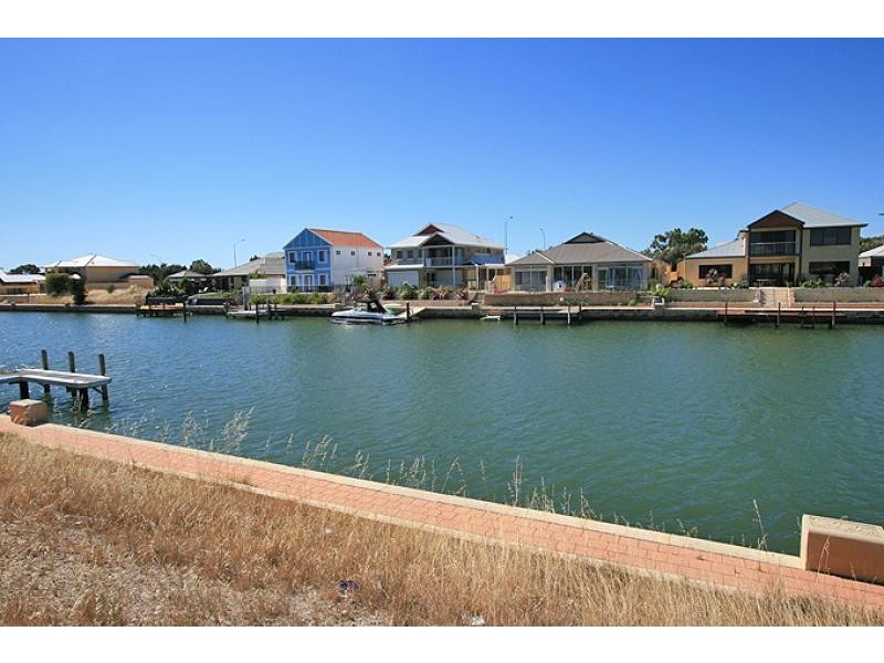 19 Gael Place, Dudley Park WA 6210