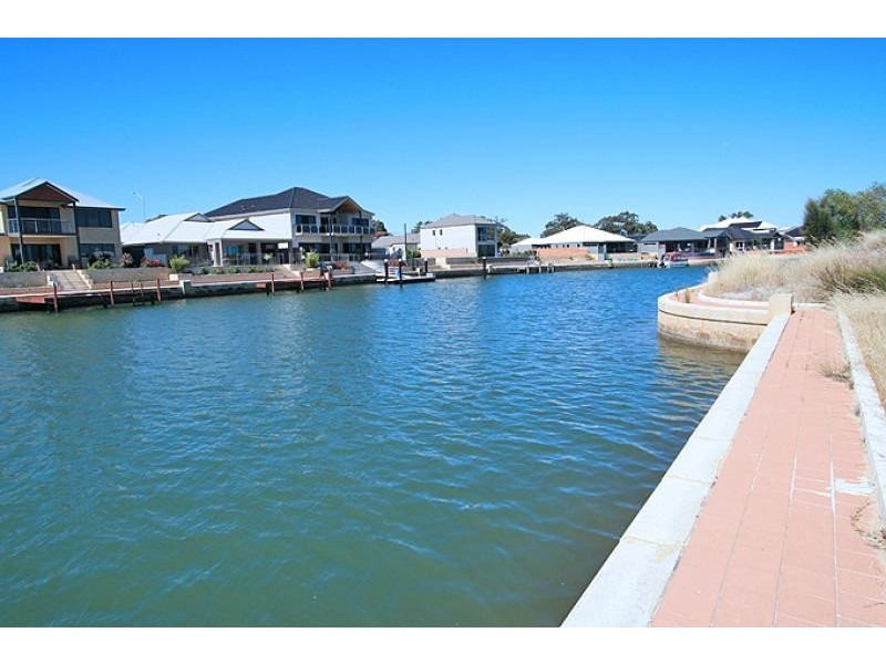 19 Gael Place, Dudley Park WA 6210