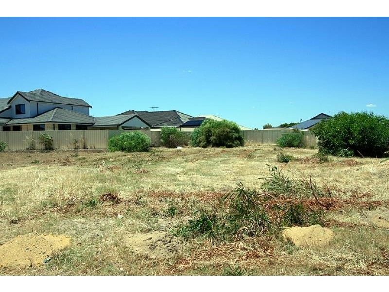 4 Harvest Chase, Madora Bay WA 6210