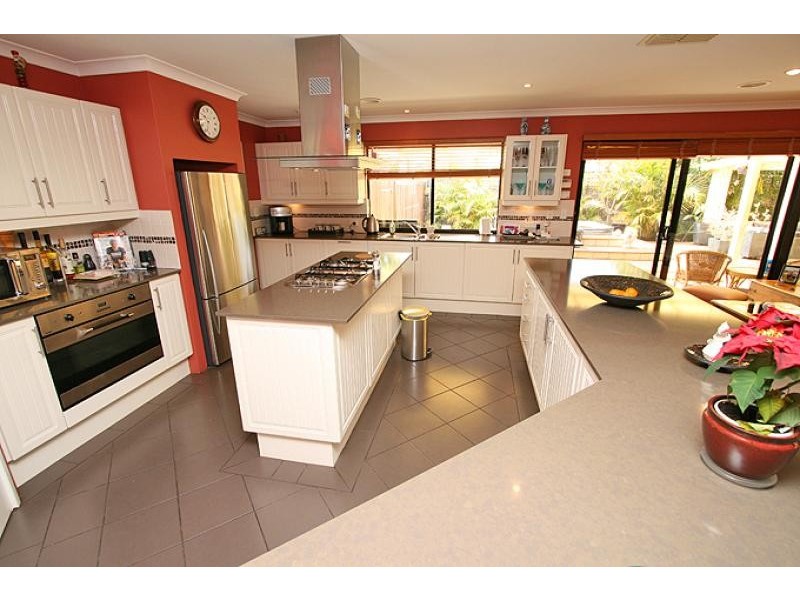 17 Castaway Cove, Halls Head WA 6210