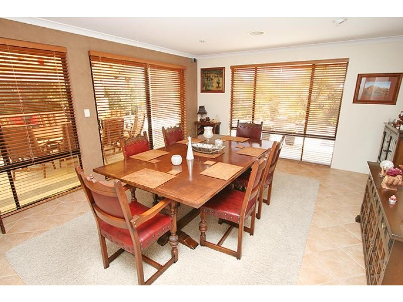 17 Castaway Cove, Halls Head WA 6210