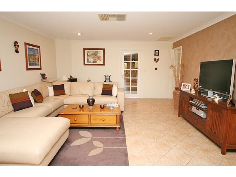 17 Castaway Cove, Halls Head WA 6210