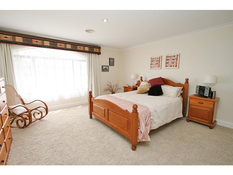 17 Castaway Cove, Halls Head WA 6210