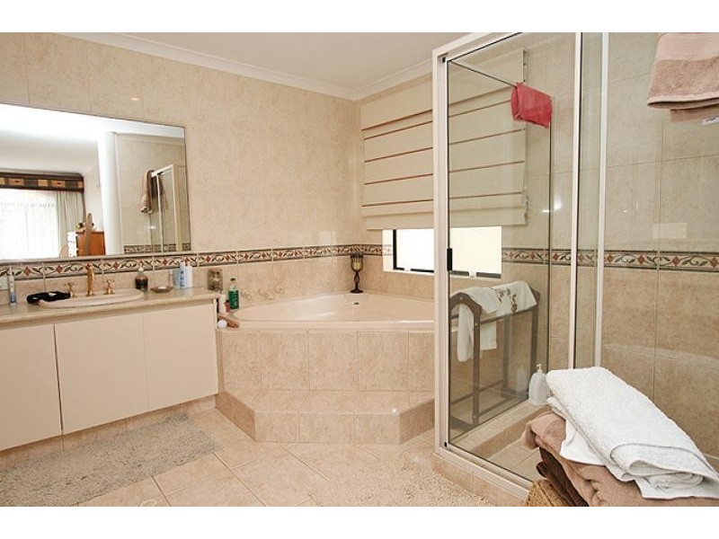 17 Castaway Cove, Halls Head WA 6210