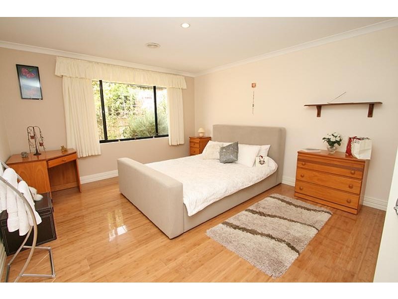 17 Castaway Cove, Halls Head WA 6210