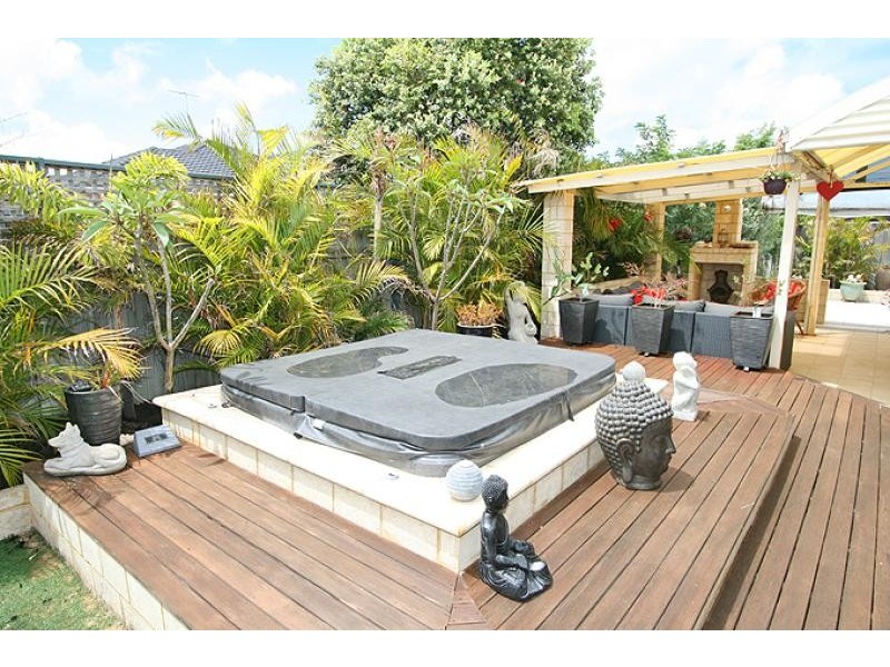 17 Castaway Cove, Halls Head WA 6210