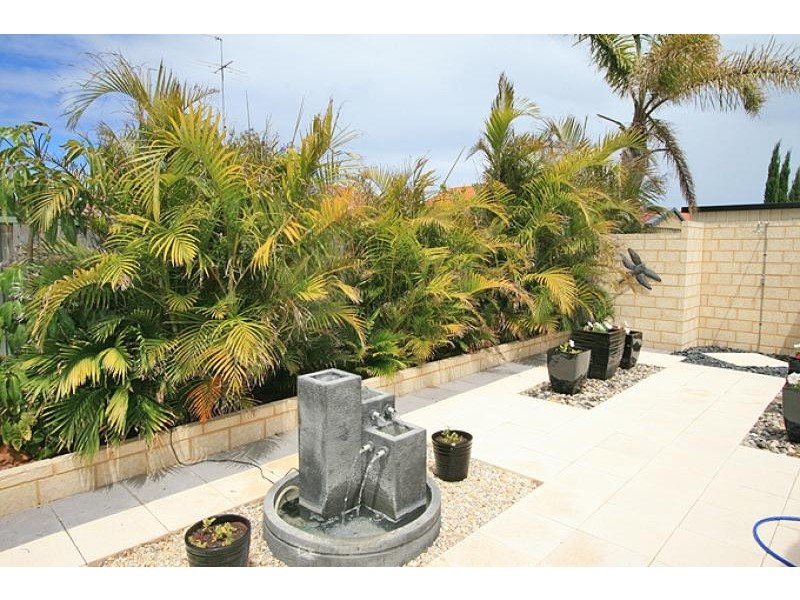 17 Castaway Cove, Halls Head WA 6210