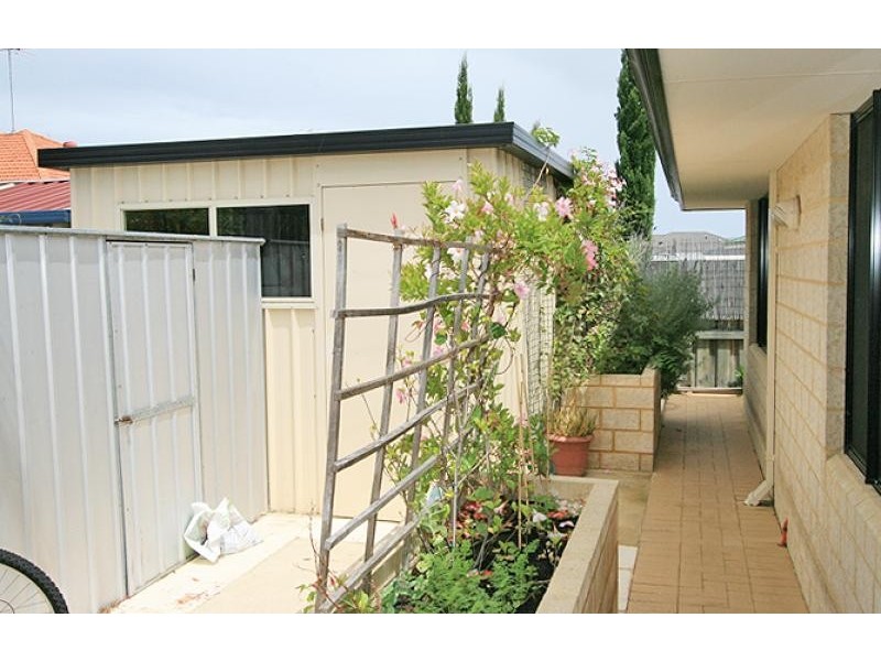 17 Castaway Cove, Halls Head WA 6210