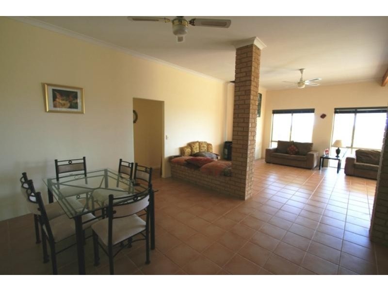 14 Marsh Place, Halls Head WA 6210