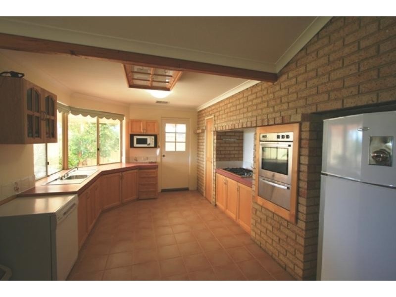 14 Marsh Place, Halls Head WA 6210