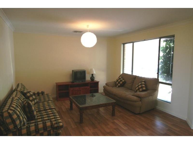 14 Marsh Place, Halls Head WA 6210