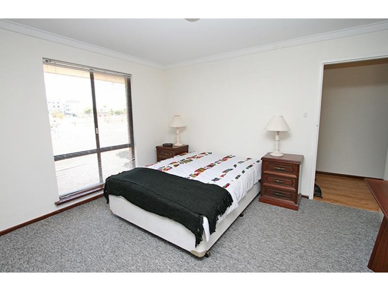 11 Gallop Street, Halls Head WA 6210