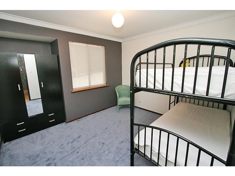 11 Gallop Street, Halls Head WA 6210