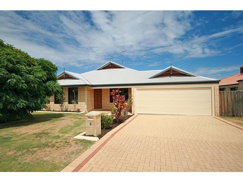 8 Seaforth Drive, Halls Head WA 6210