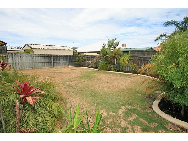 8 Seaforth Drive, Halls Head WA 6210