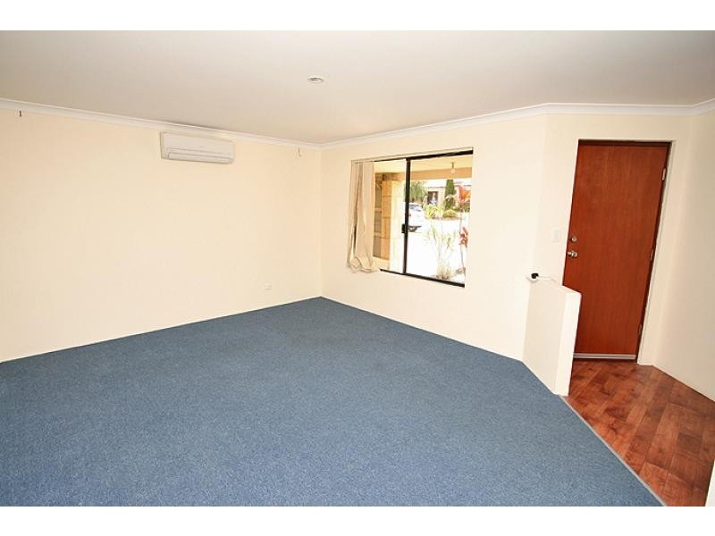 8 Seaforth Drive, Halls Head WA 6210