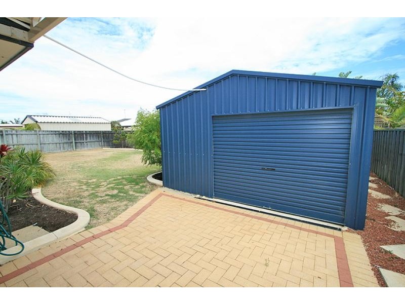 8 Seaforth Drive, Halls Head WA 6210