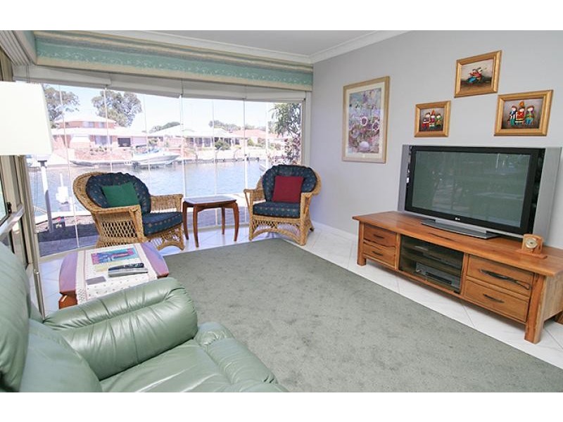 23 Donnelly Gardens, Dudley Park WA 6210