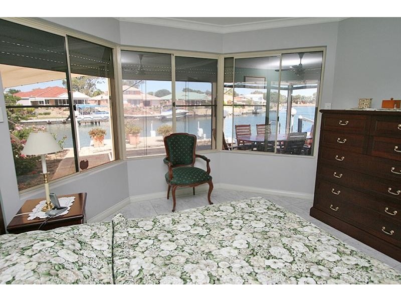 23 Donnelly Gardens, Dudley Park WA 6210