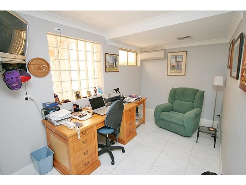 23 Donnelly Gardens, Dudley Park WA 6210