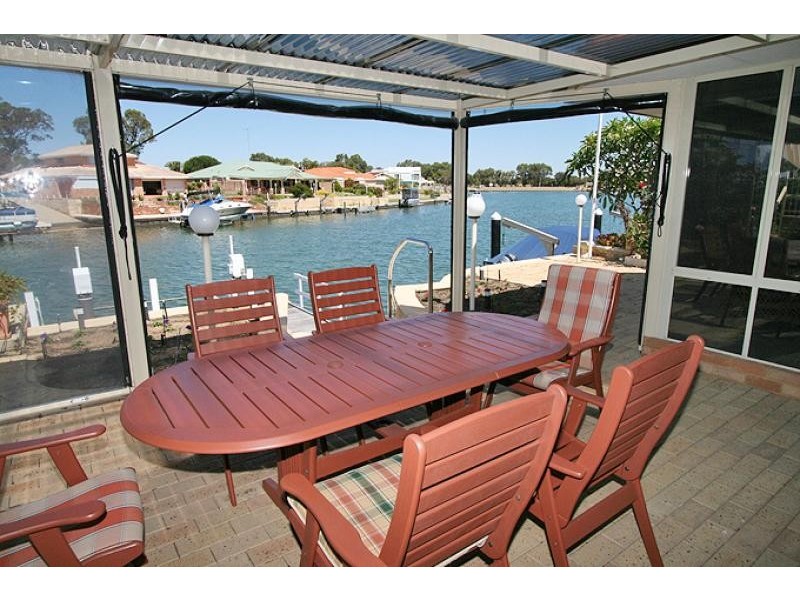 23 Donnelly Gardens, Dudley Park WA 6210