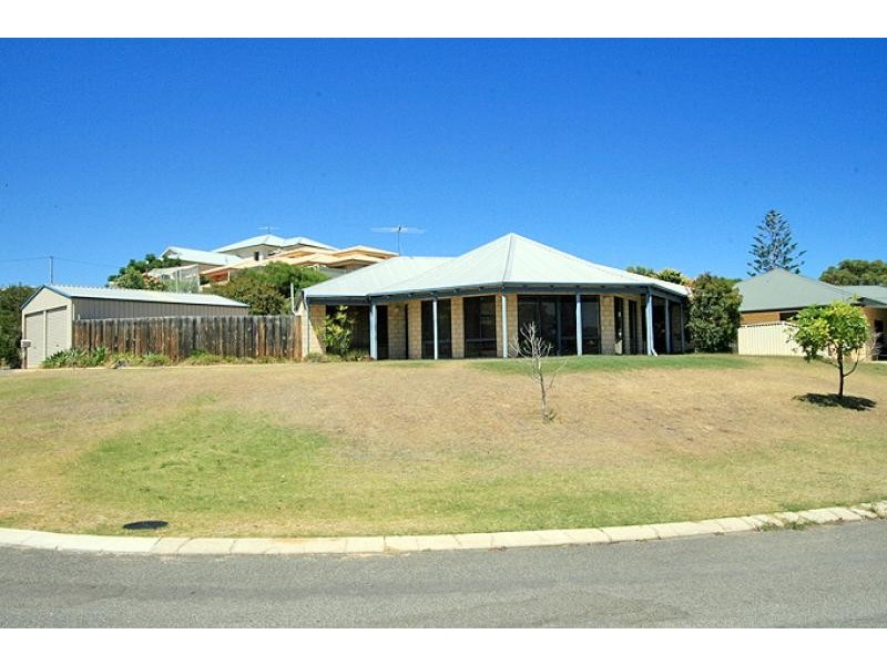 7 Rose Street, Halls Head WA 6210