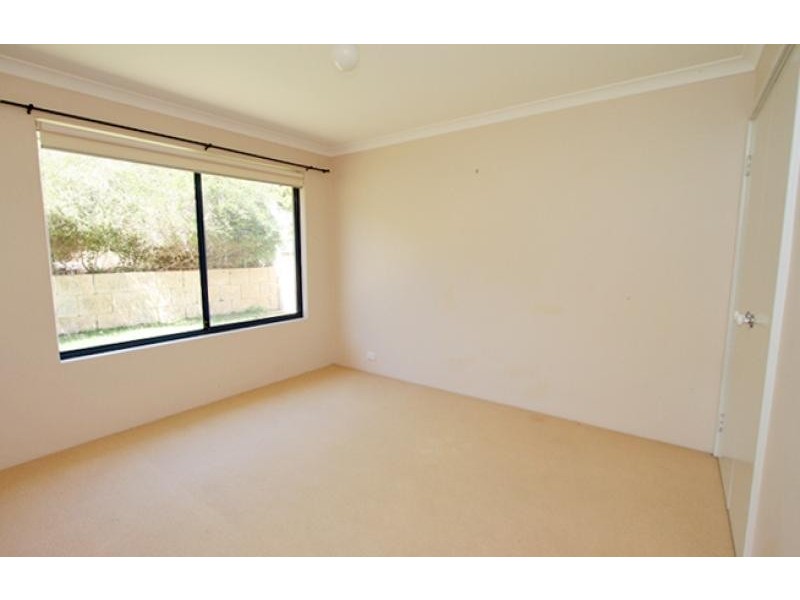 7 Rose Street, Halls Head WA 6210