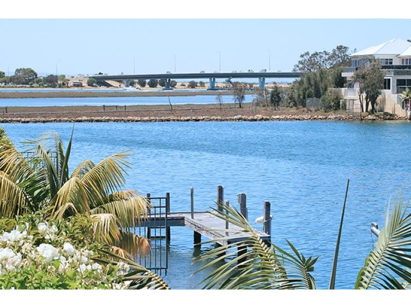 31 Brindabella Crescent, Halls Head WA 6210