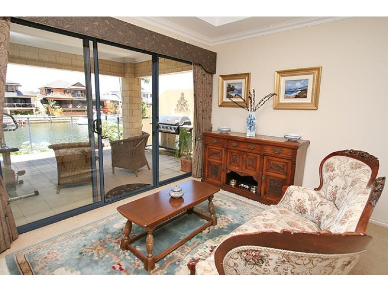 31 Brindabella Crescent, Halls Head WA 6210